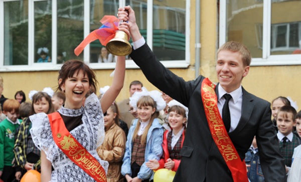 Талдықорғанда бір мектептің түлектері түгелдей білім грантын ұтып алды