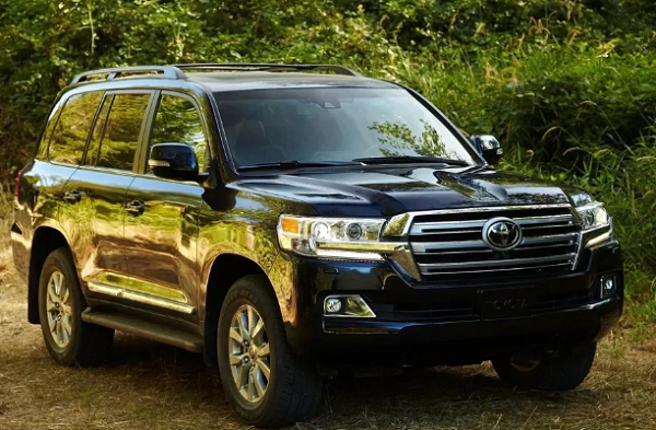 Құны 33 млн теңге: Маңғыстау облысының әкімдігі су жаңа  бес Toyota Land Cruiser-200 көлігін сатып алды