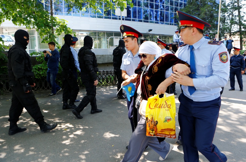 ІІМ: Митинг кезінде 700 адам себепсіз тұтқындалған жоқ