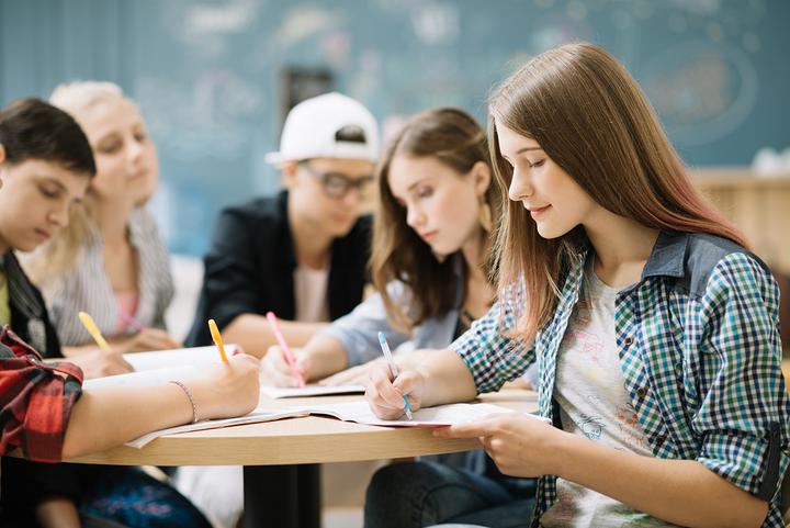 Жаңа жылдан бастап студенттердің стипендиясы қанша процентке өсетіні айтылды