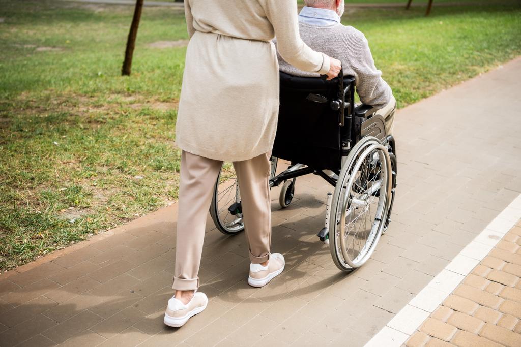 Аурухана күзетшісі  өлген адамның рухымен тілдесіп, оның өтінішін орындаған