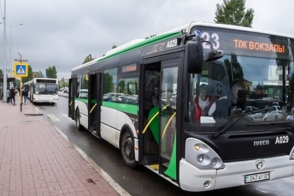 Астанада автобус жүргізушісінің көлік жүргізу барысында порно көруіне қатысты Полиция департаменті пікір білдірді