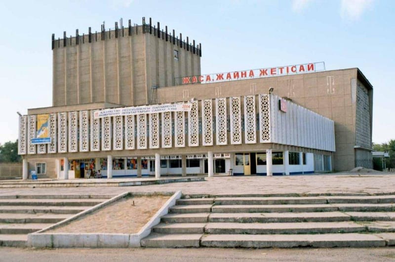 Жетісайда әкімдерден ақша талап еткен антикор қызметкерлеріне сот үкім шығарды