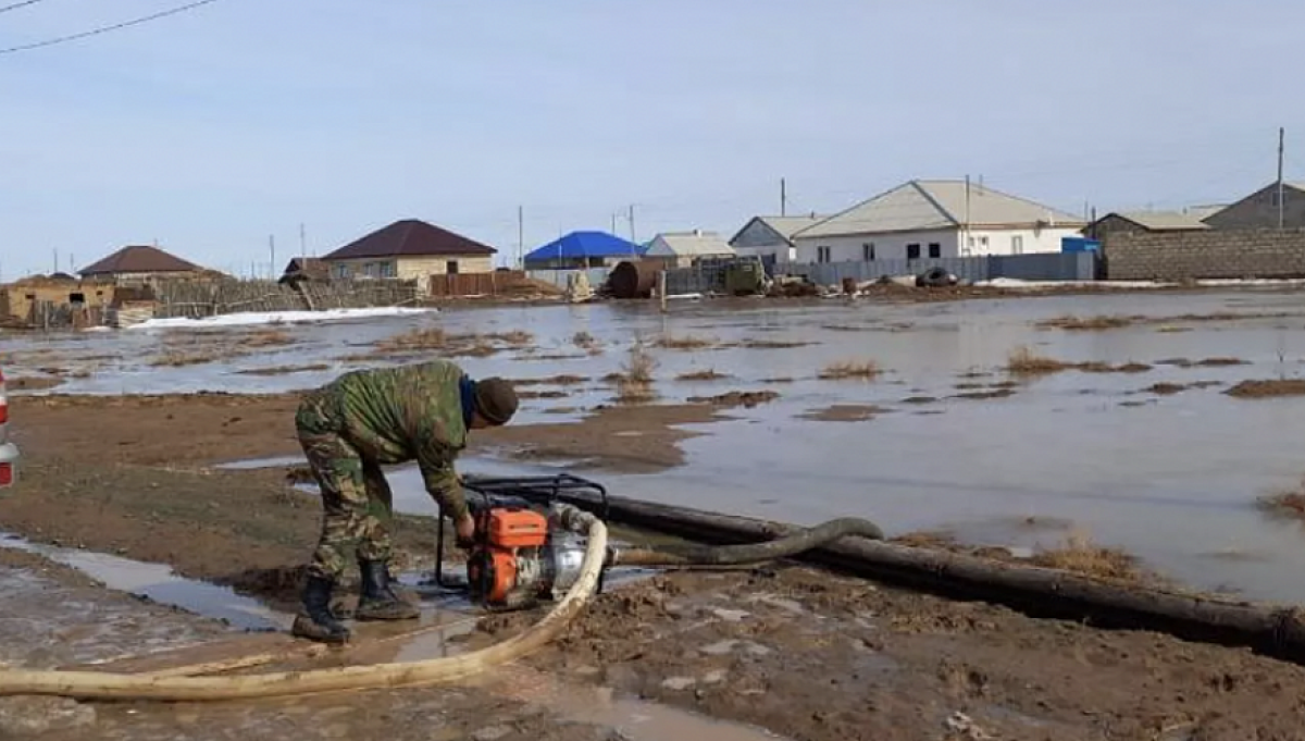 Өскеменде бірнеше үйді кәріз суы басты