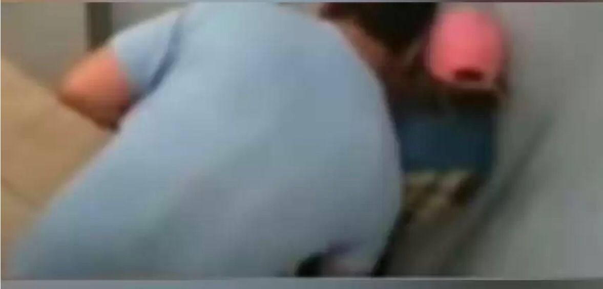 Астанада 40 жастағы ер адам лифтіде кәмелетке толмаған қыздың жыныс мүшесін ұстаған видеосы желіде тарап кетті