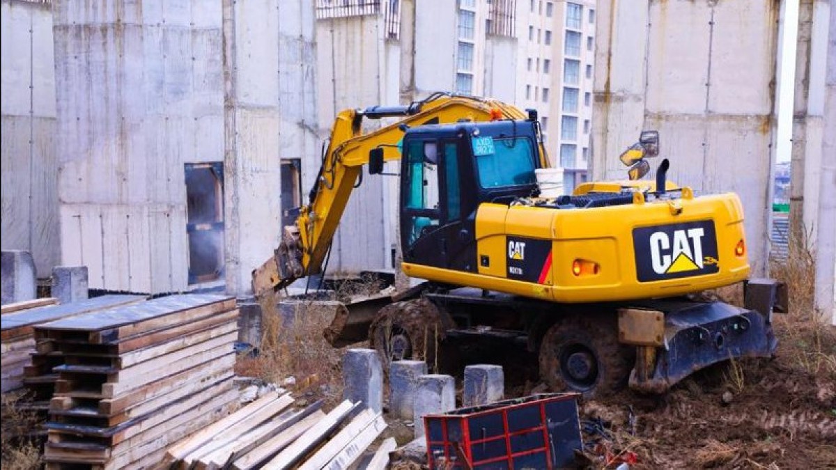 Астанада рұқсатсыз салынған тұрғын үй кешені бұзылады