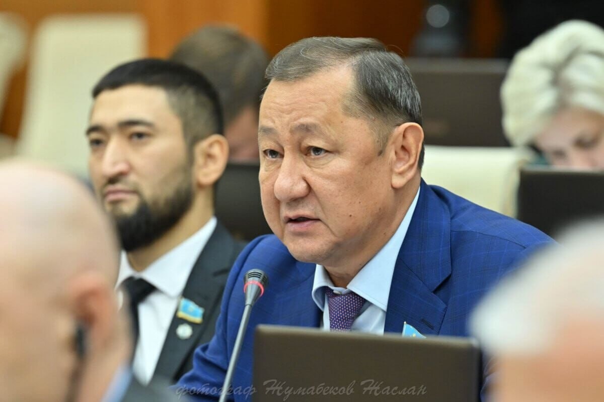 Депутат Берік Бейсенғалиев :”Несие алуда жас шектеуі енгізіледі”
