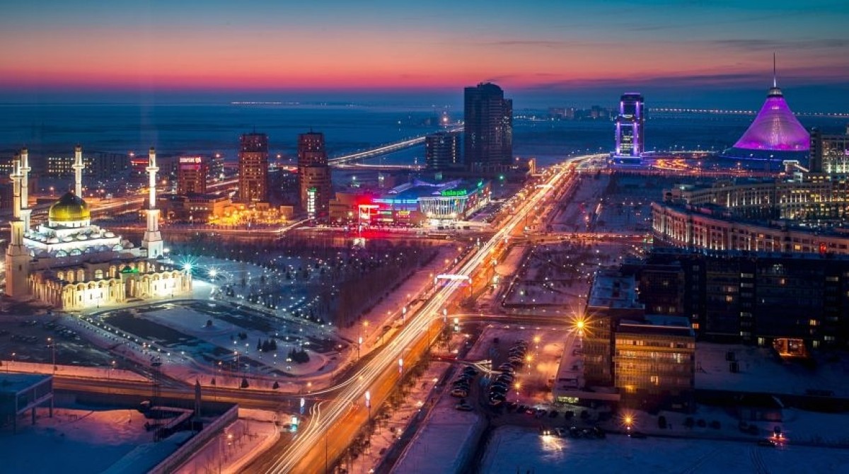 Ғарыштан түсірілген түнгі Астананың суреттері көпшілікті сүйсіндірді (фото)