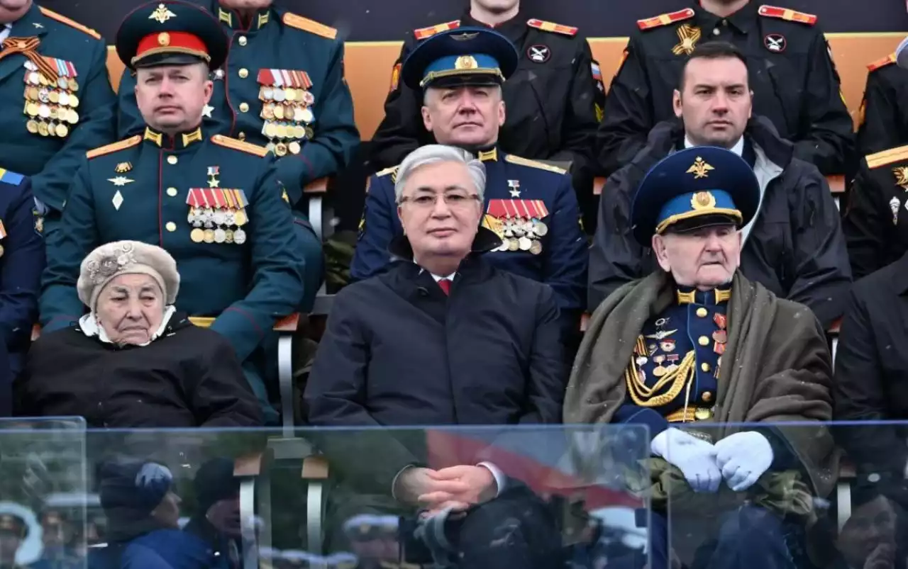 Қасым-Жомарт Тоқаев Мәскеудегі әскери парадқа қатысты