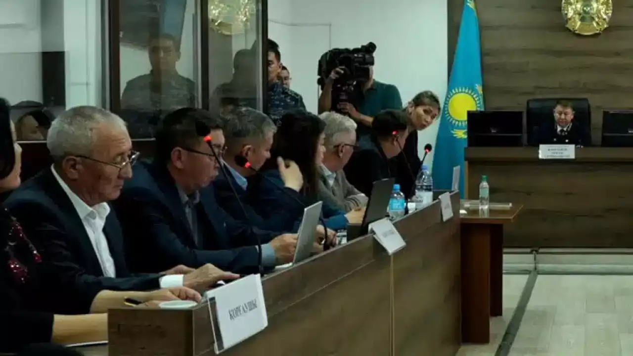 «Мылтық атқан сақалдыны ұрам деп Шерзатты ұрған екенмін»: сотта күдікті Белқожаев бәкіні не себепті алып барғанын айтты