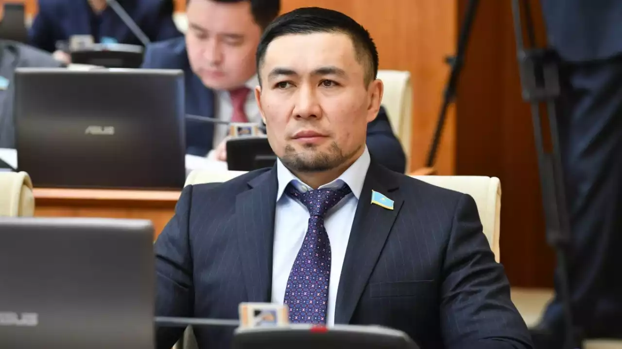 «Мен жоқшылықта өстім»: Ардақ Назаров айына азық-түлікке 30–50 мың теңге жететінін айтты