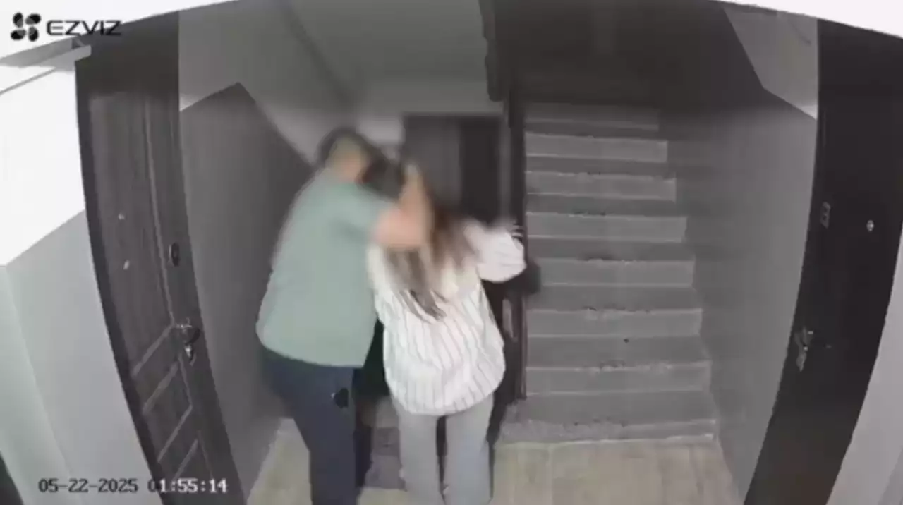 Ұлытауда ер адам бейтаныс жас қызды тұрғын үй дәлізінен сүйреп әкетіп, зорлауға ұмтылды (ВИДЕО)