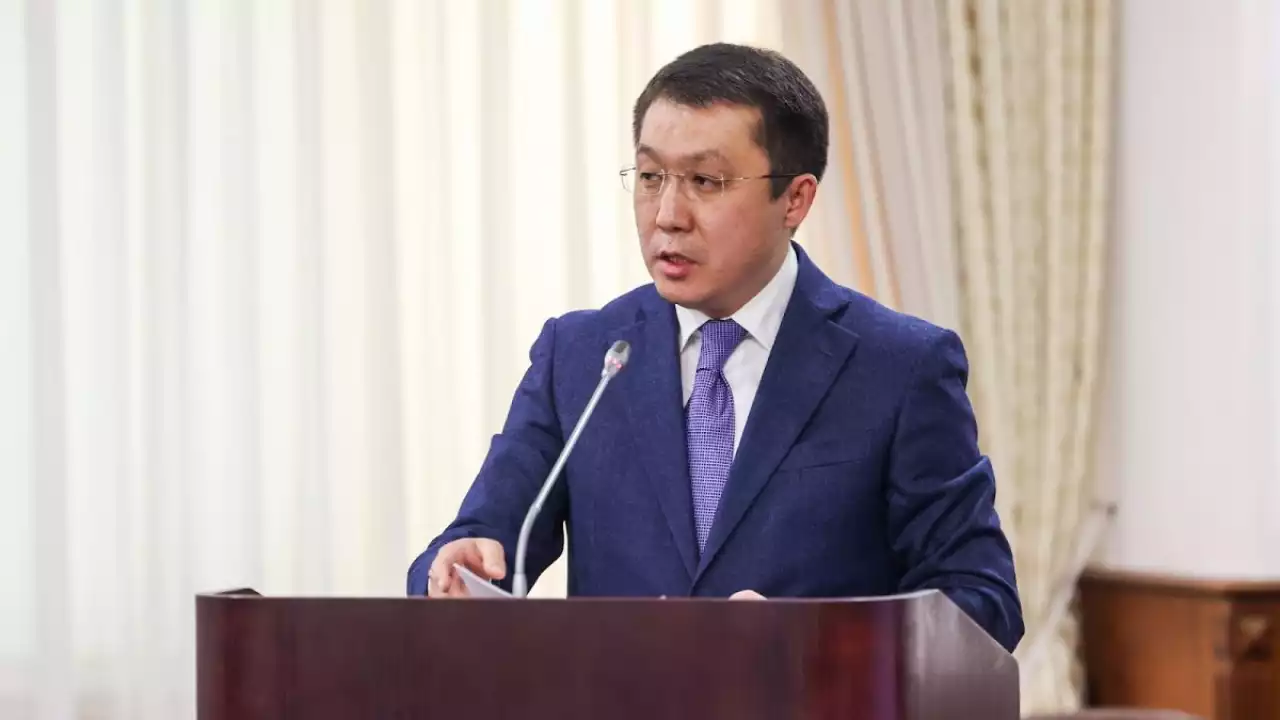 Тоқаевтан сөгіс алған көлік министрі отставкаға кетпейтінін айтты