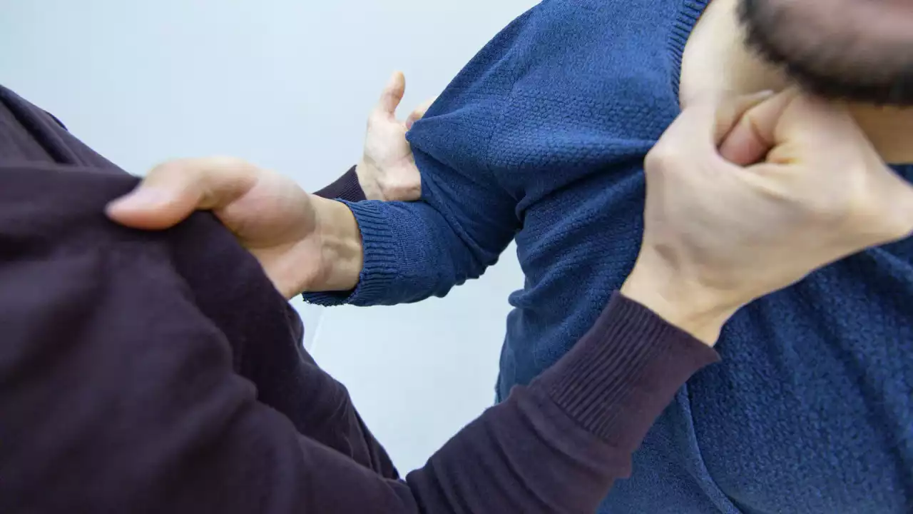 Қосшыда екі ұстаз мектепте төбелесіп бірінің жағы сынған, екіншісінің беті-басы көгерген