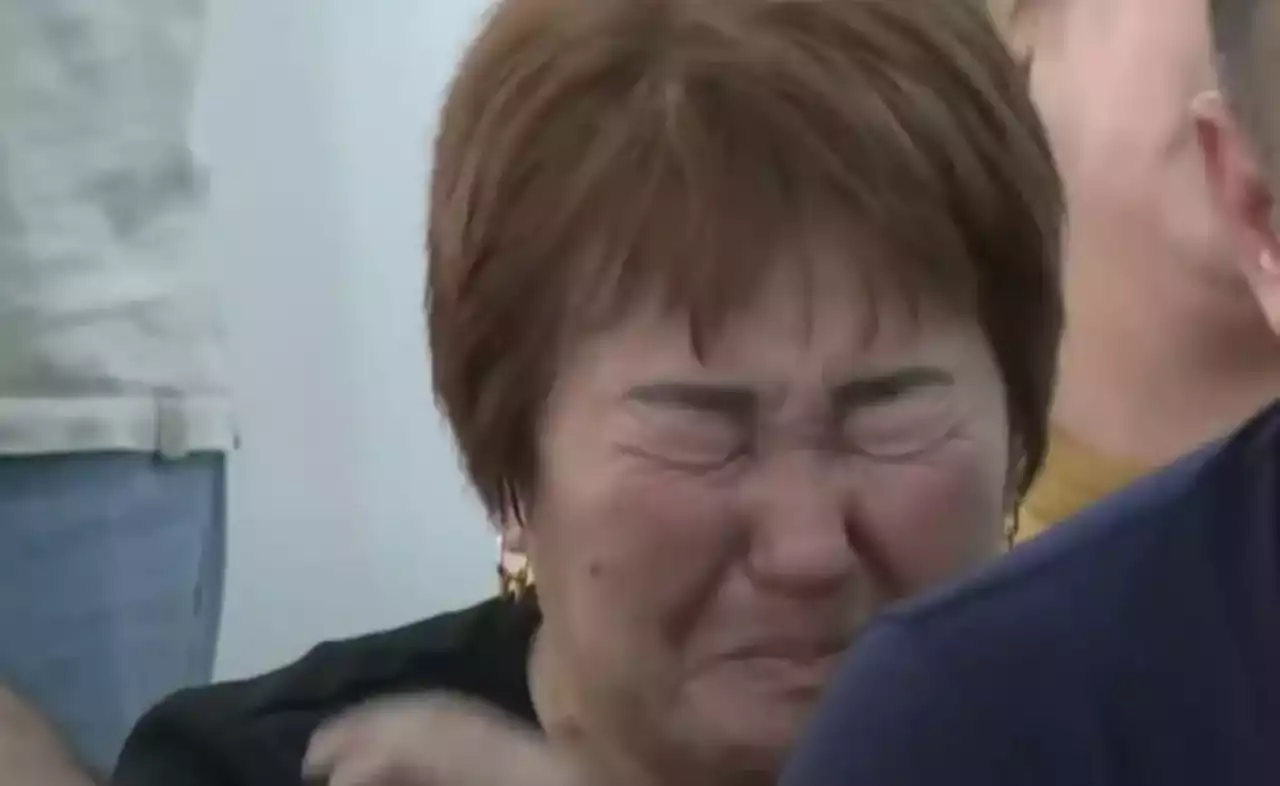 «Сол жақта жұмыс істеп, ақшасын төлесе»: Абзал Шынасылдың анасы 60 млн теңгені төлей алмайтынын айтты