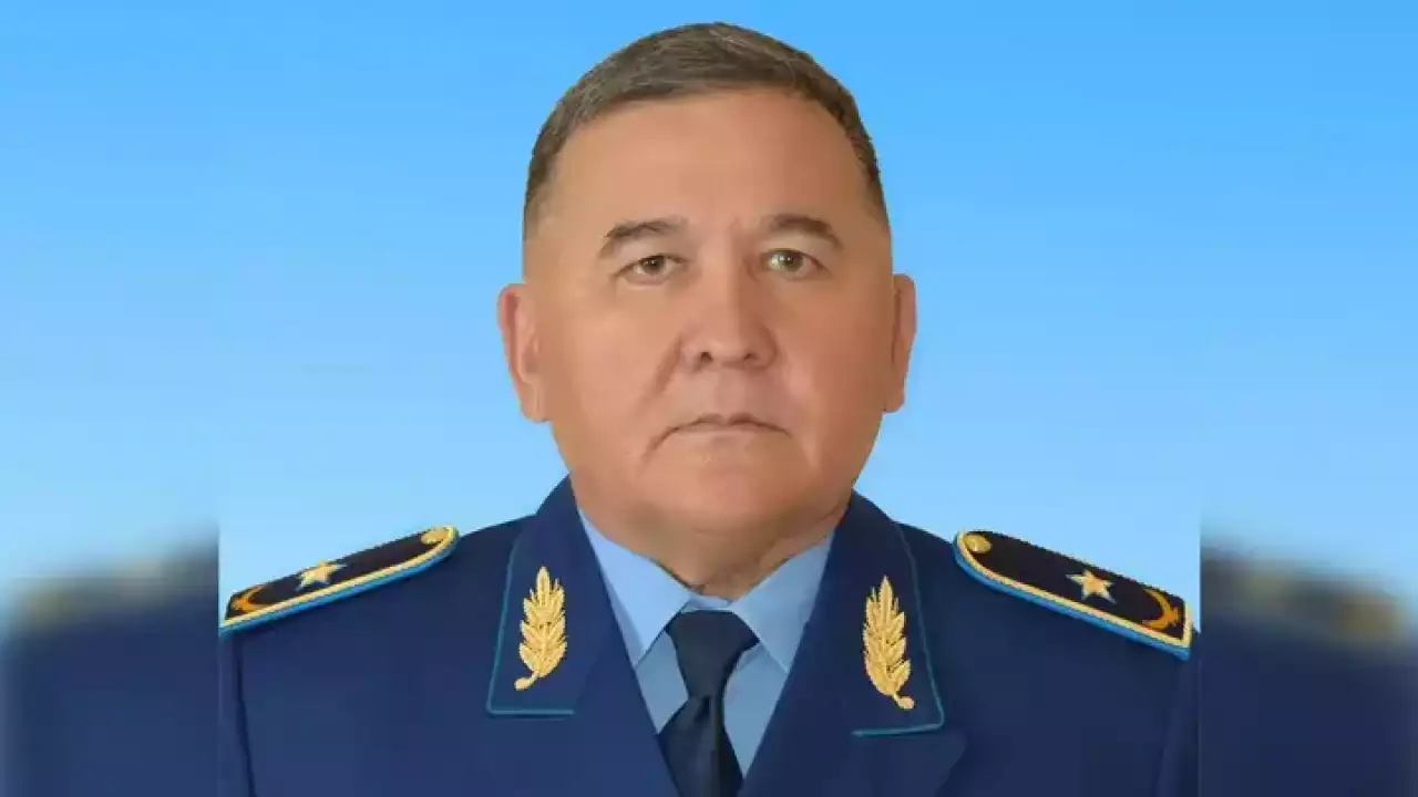 Тоқаев қорғаныс министрінің орынбасары – әуе қорғанысы күштерінің бас қолбасшысын тағайындады