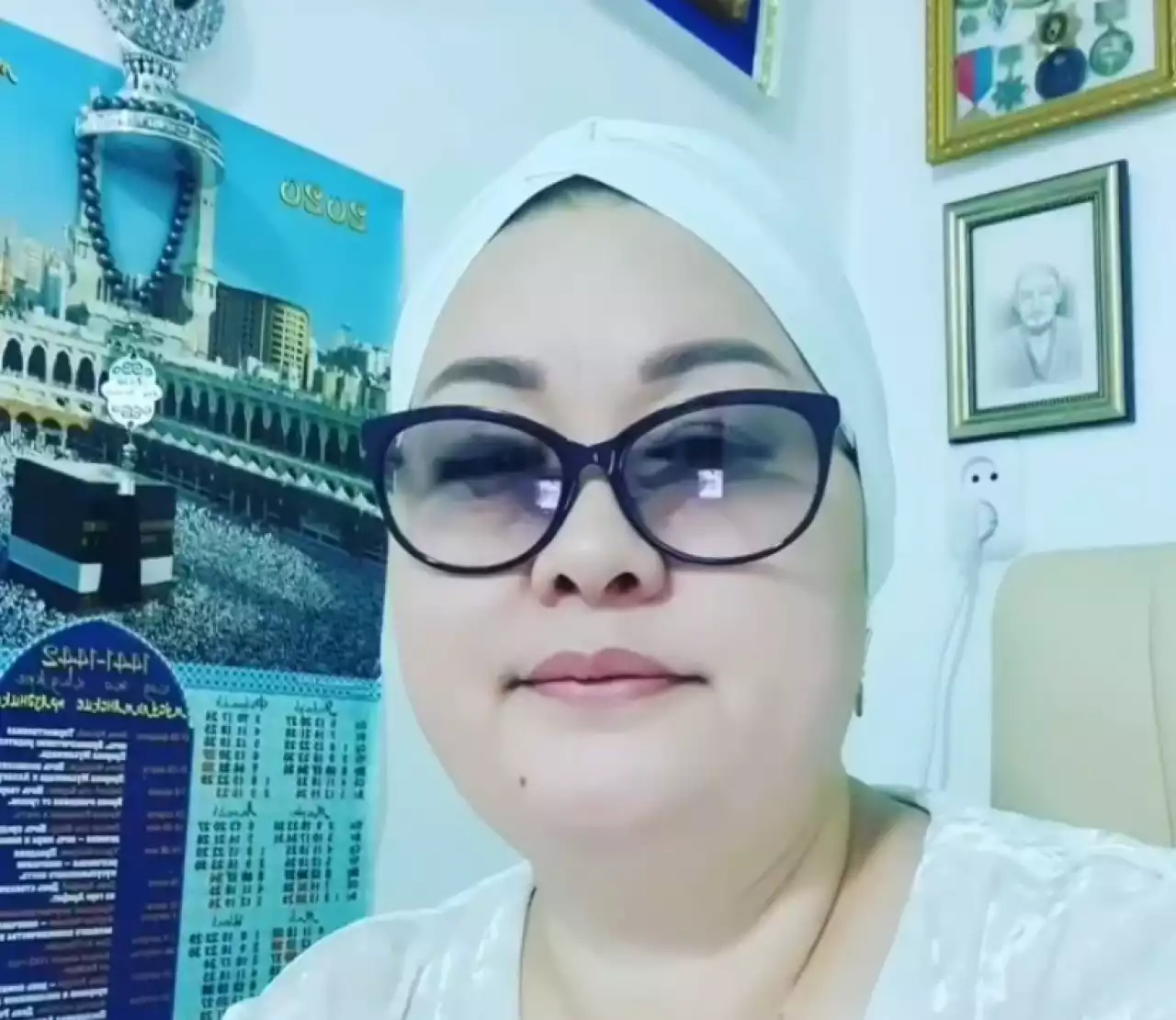 Ақтөбедегі емшіге қатысты сот: жас ана іштегі сәбиін көрсетемін деп емшіге 7 миллион теңге несие алып берген