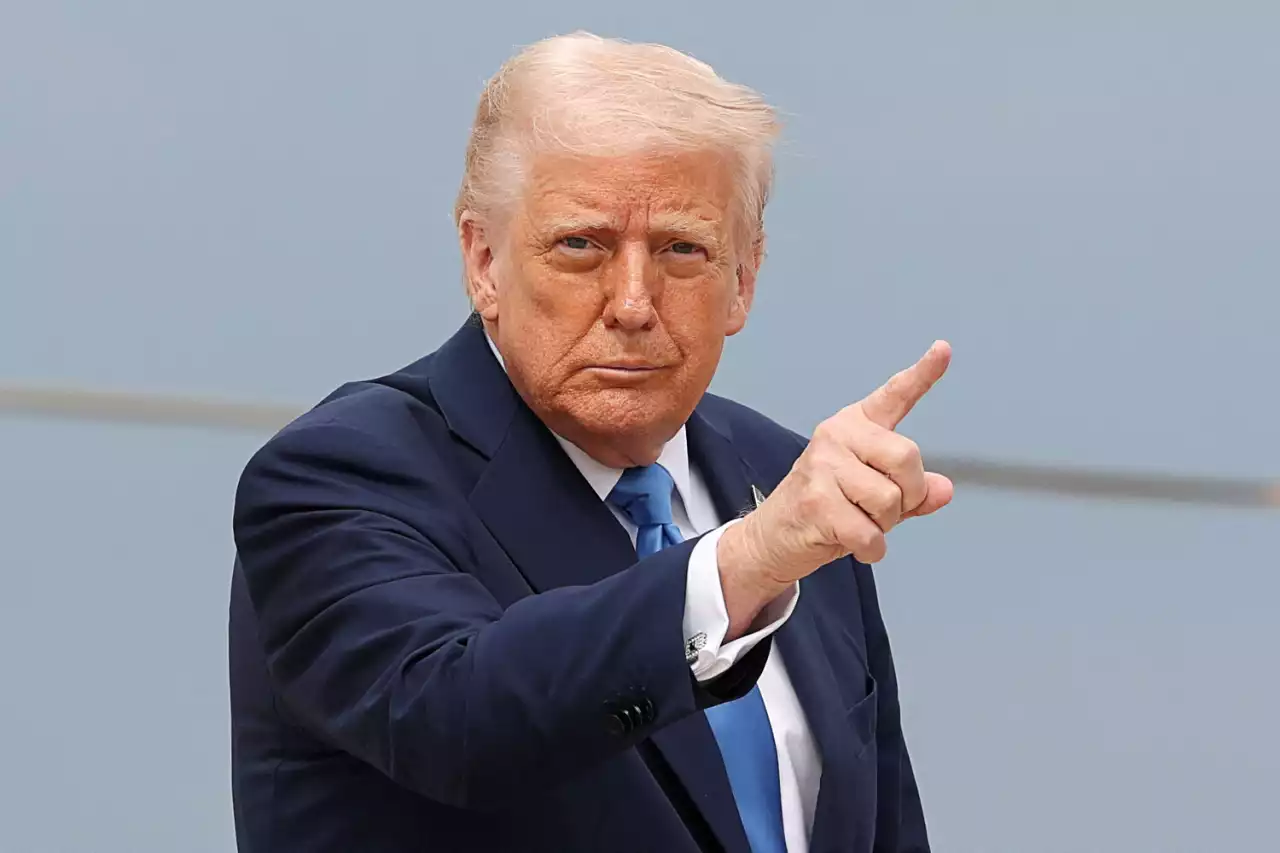 Трамп Қазақстаннан келетін барлық тауарларға 25 пайыздық баж салығын салығын енгізді