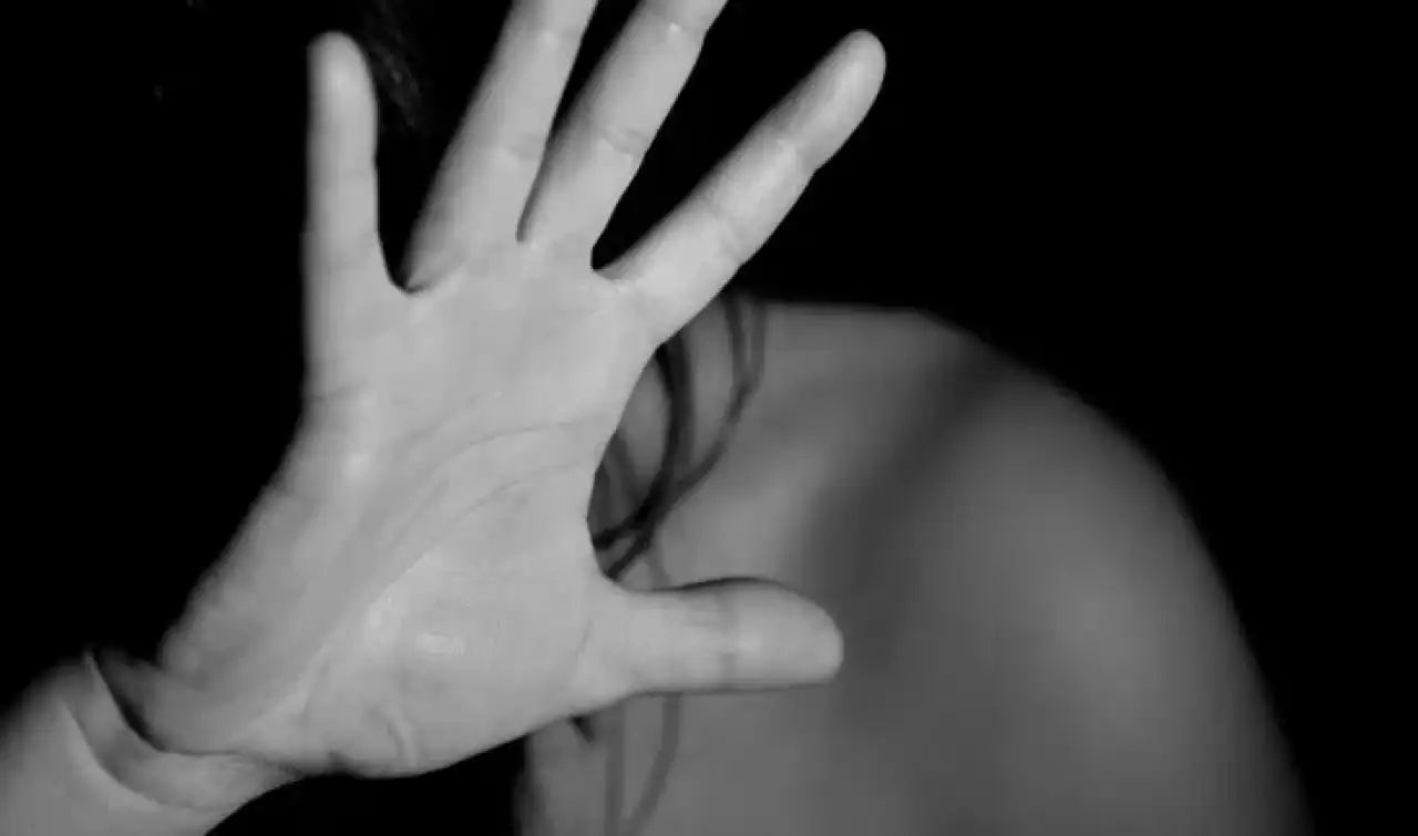 “Видеоларды желіде таратамын деді”: Түркістан облысында ер адам 17 жастағы қызды бір жыл бойы зорлаған