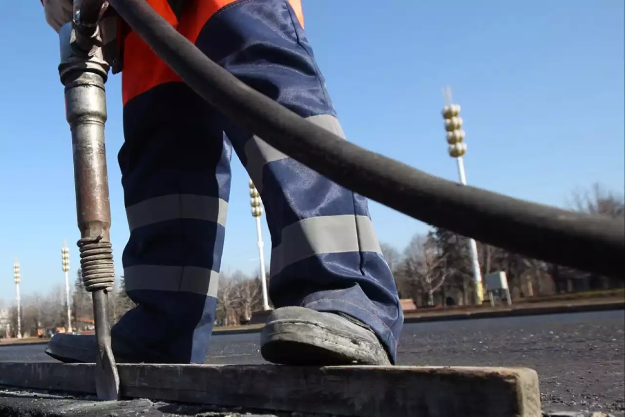 БҚО-да депутатқа тиесілі компанияға жолды сапасыз жөндегені үшін айыппұл салынды
