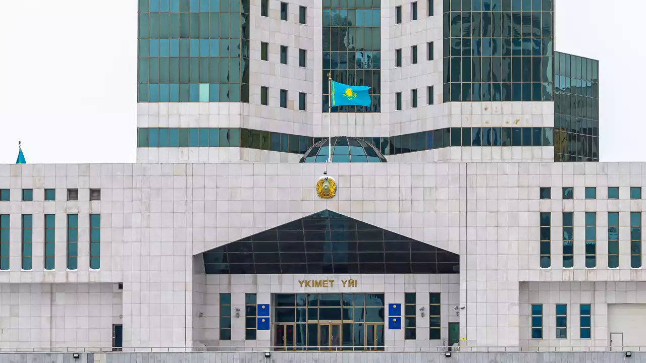 2024 жылғы Президент Жолдауы: автожолдарды жаңғырту, әуежайлар салу және Транскаспий бағыты қалай дамуда