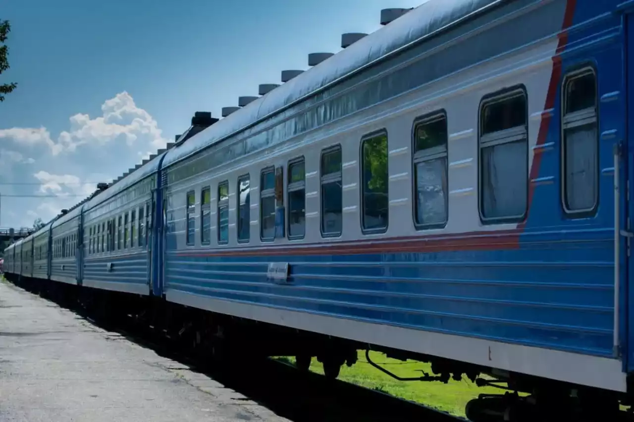 БҚО-да екі әйел пойыздың астында қалды: біреуі қаза тапты