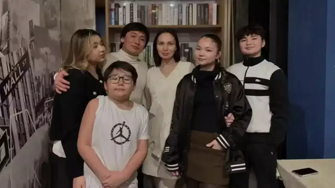 Қайрат Нұртас үлкен қызын Англияға шығарып салды