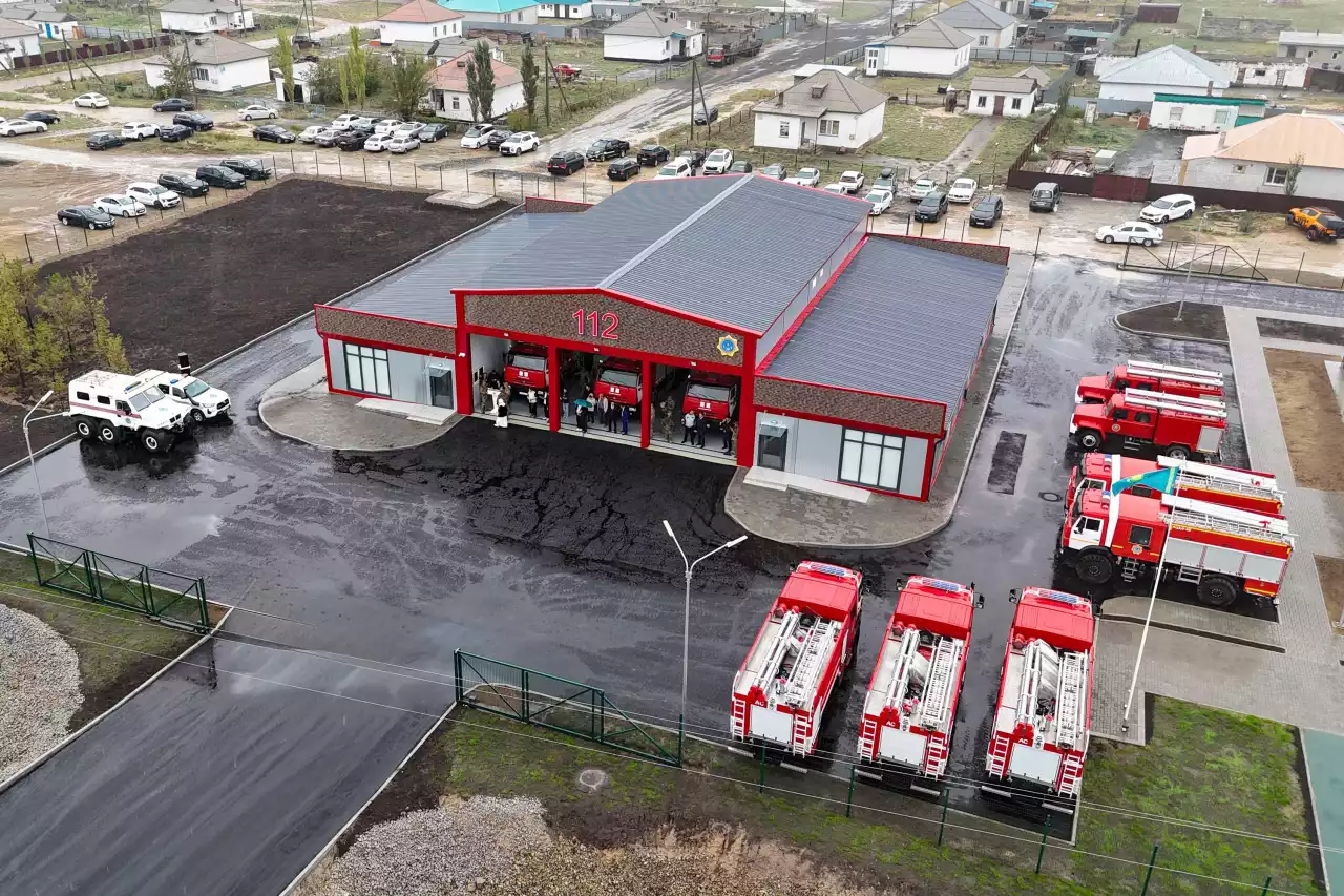 Семейде өрт сөндірушілерге жаңа көліктер сыйға тартылып, су жаңа бекеттің ашылуы болды