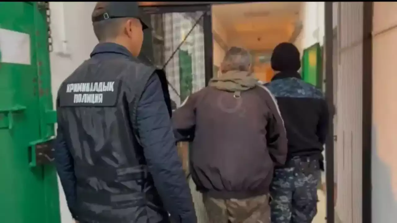 Қостанай облысында 51 жастағы ер адам әйелі мен ұлын өлтірді деген күдікке ілінді