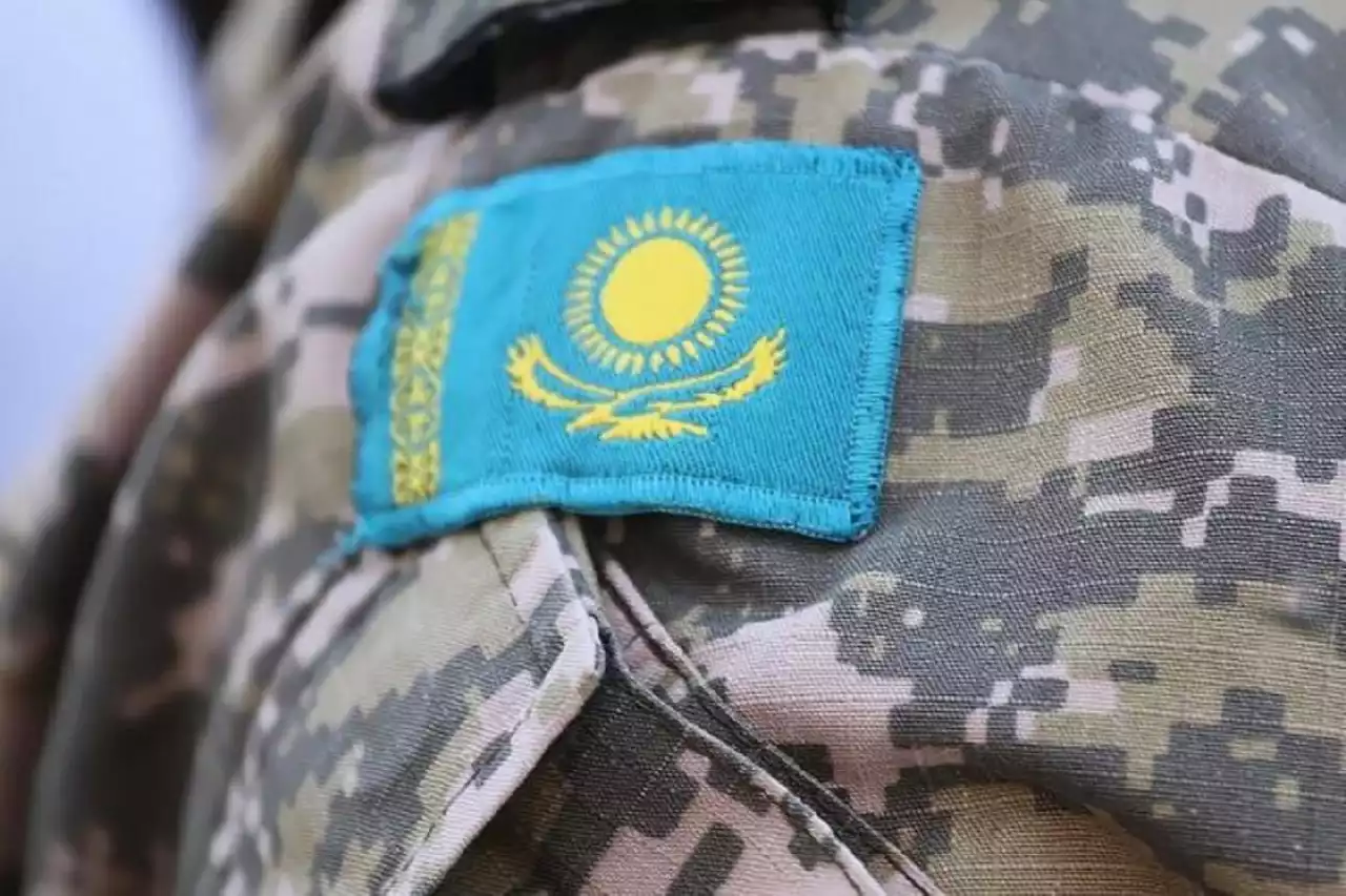 Алматыдағы әскери бөлімде үшінші қабаттан секірген сарбаз ауруханаға түсті