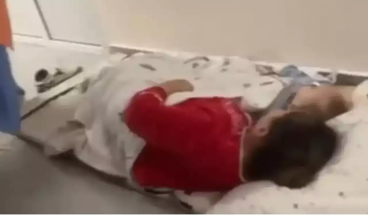 Шымкентте ауруханада науқастар дәлізде жатқан видео тарады