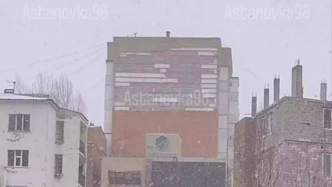 Астанада тұрғын үй қасбеті құлады: жансақтау бөліміне түскен фельдшердің жағдайы ауыр