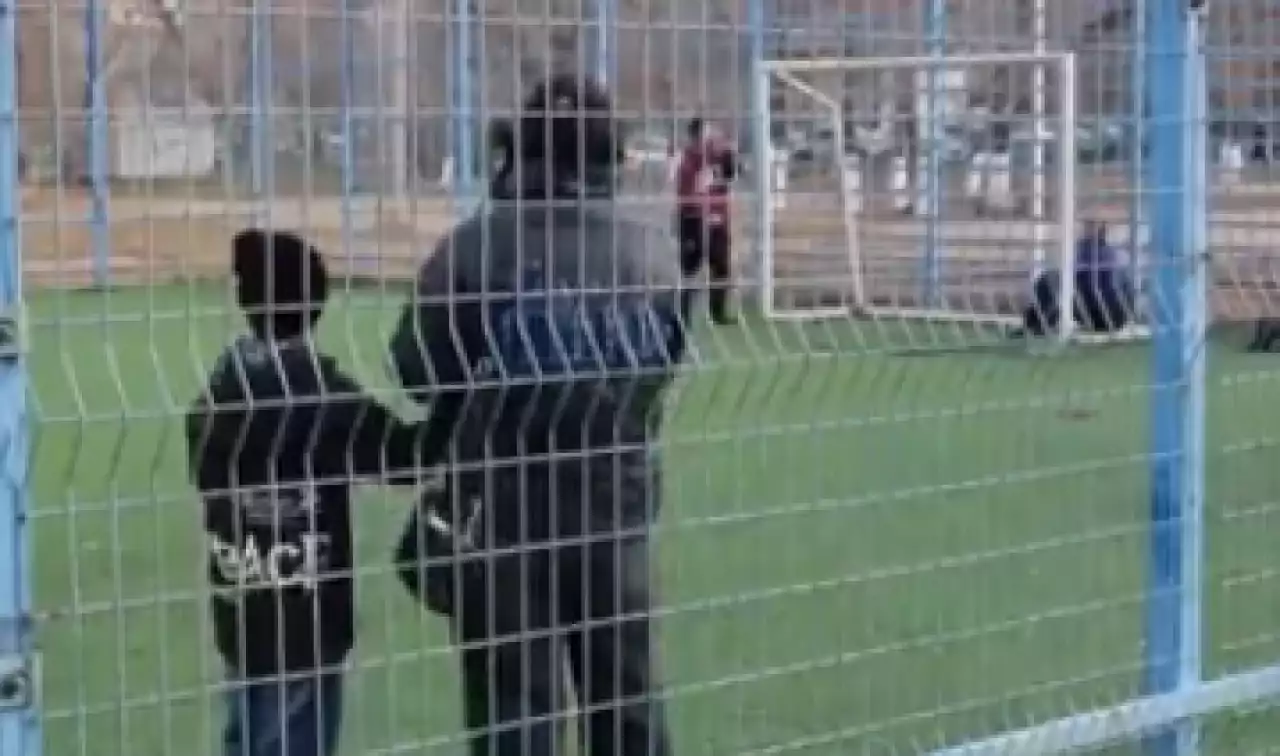 "Қолы екі жерден сынған": Ақтөбеде 10-сынып оқушысы өзінен кіші баланы соққыға жыққан