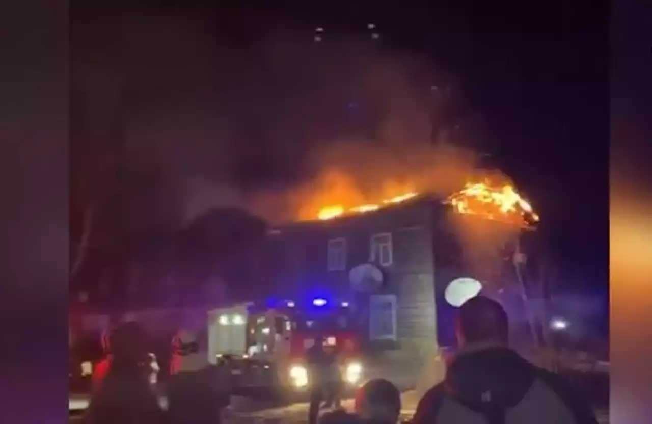 Семейде баспана өртеніп, жеті отбасы қара суықта далада қалды