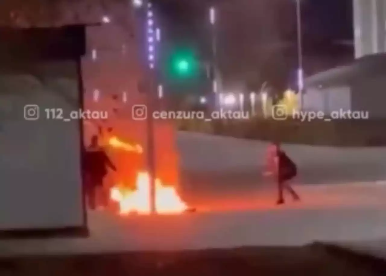 Маңғыстау облысында ер адам полиция бекетінде өзін өртемек болды (ВИДЕО)