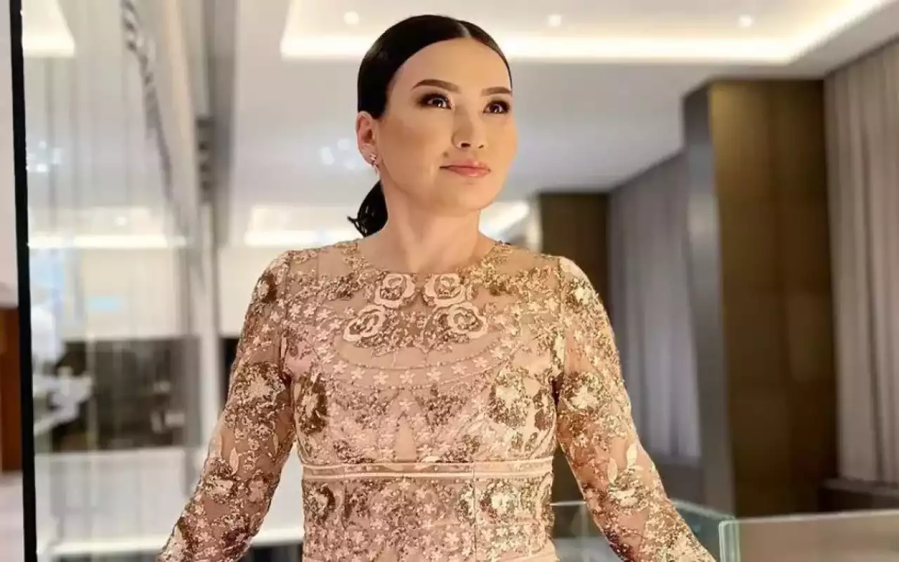 «Отанымды жемей, 3 мың теңгеге зарламай, барып қолдаңдар»: жұртты Мөлдір Мұқанның киносына шақырған коуч сынға қалды