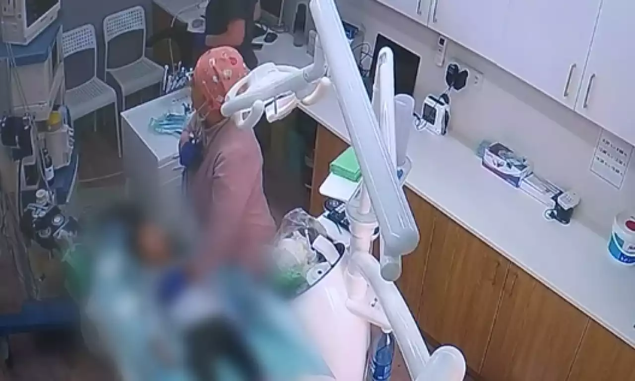 18 тісін бірден емдемек болған: сотта стомотологияда көз жұмған үш жасар қызға қатысты видео көрсетілді