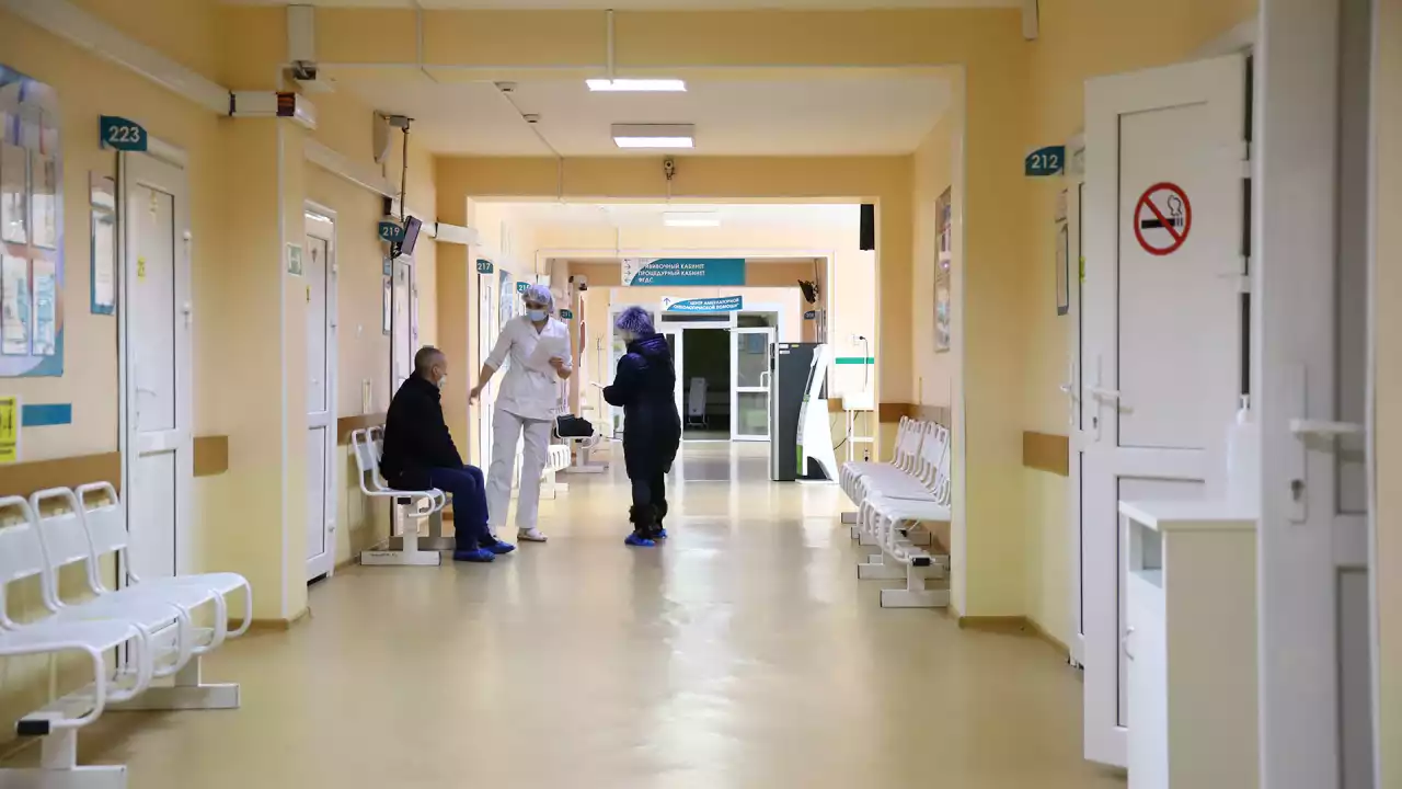 «Баламның температурасы мүлде түспеді»: Астанадағы тұмаудың өршуі басылар емес