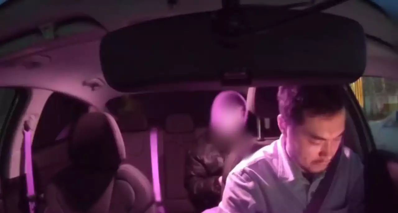 Астанада жолаушы такси жүргізушісінің құлағы нашар еститінін пайдаланып, жол ақысын төлемей кеткен