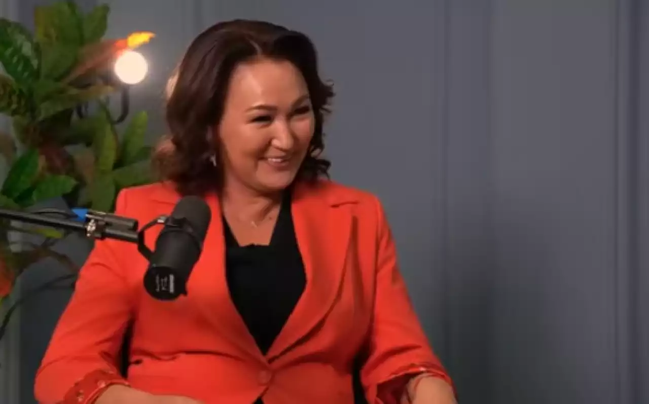 «Мен үйдің он үшінші баласымын»: Гүлмира Әбіқай көпшілік білмейтін өмірі туралы сыр шертті