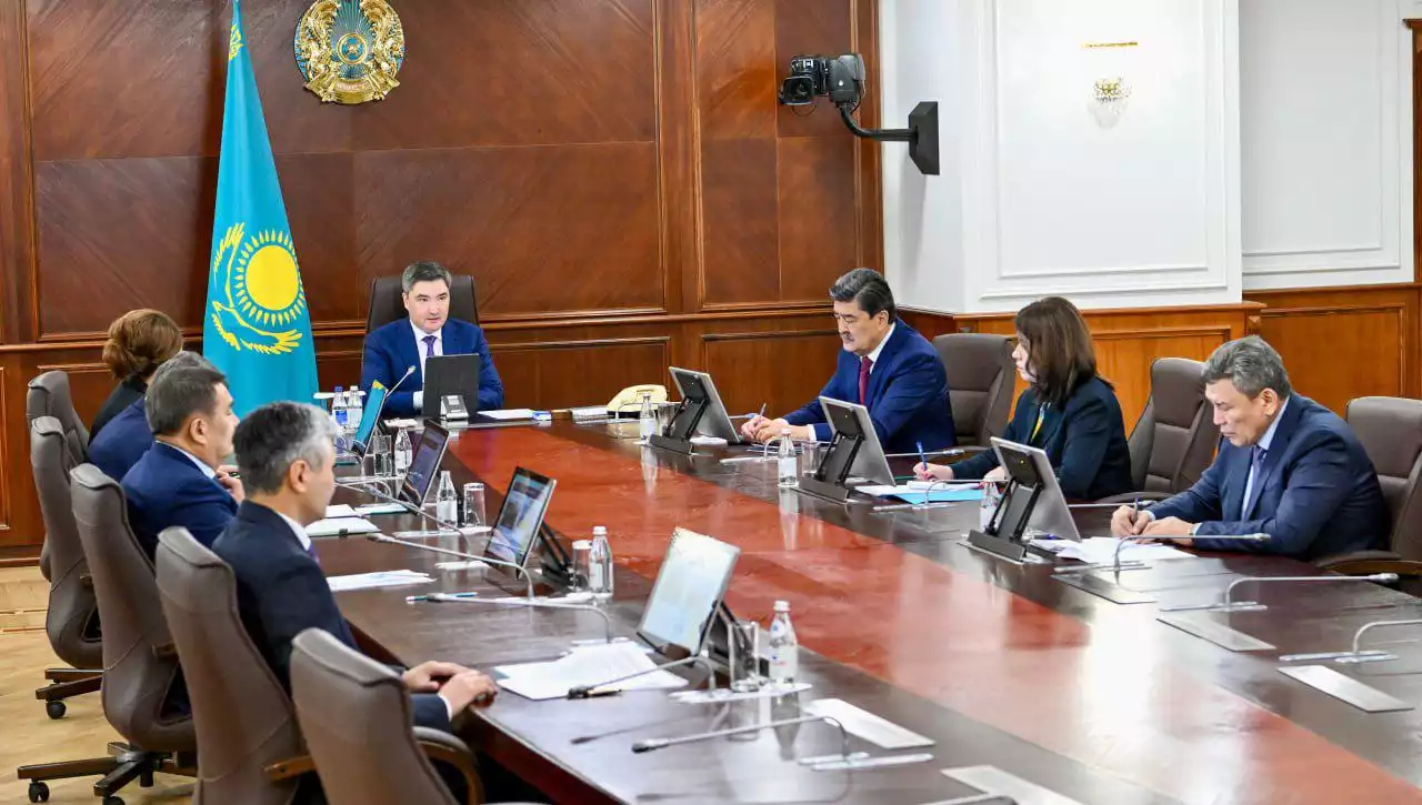 Бір күндік науқан емес, тұрақты жұмыс. Премьер-министр Мемлекет басшысының «Таза Қазақстан» бастамасын жүзеге асыру мәселелері жөнінде кеңес өткізді