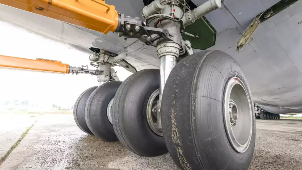 «110 млн теңге»: Ақтөбеде авиазауыттың экс-басшысы бюджет қаражатын жымқырды деген күдікке ілінді