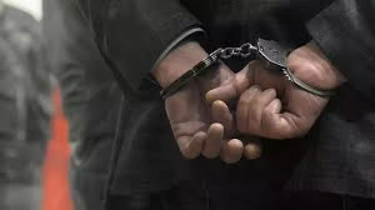 «Қазанмен бірнеше рет ұрған»: Алматыда әйел мен оның 6 жасар қызын өлтірген ер адам өмір бойына сотталды