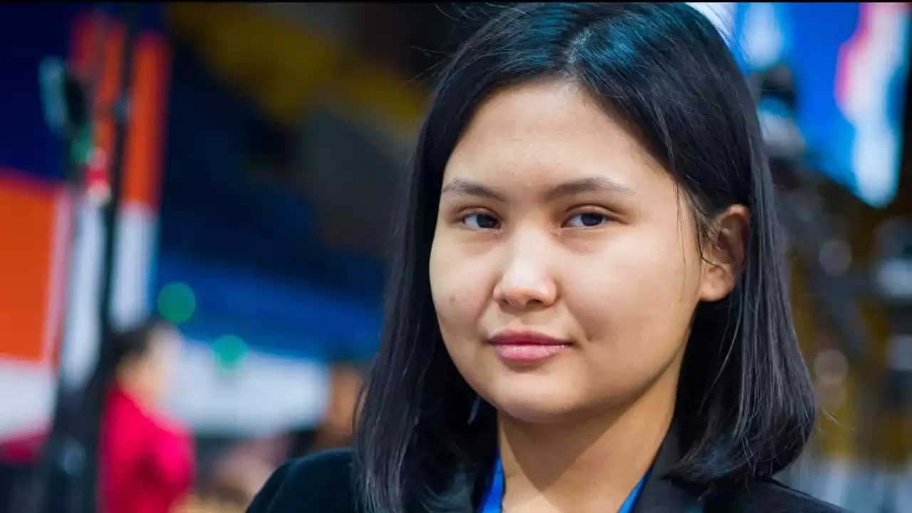 Тоқаев Бибісара Асаубаеваны жеңісімен құттықтап, орденмен марапаттады