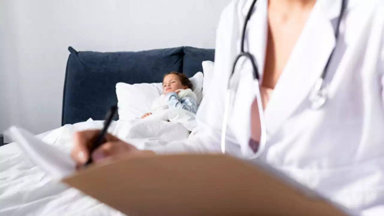 Таиландта қазақстандық фельдшер екі жасар сәбиді аман алып қалды