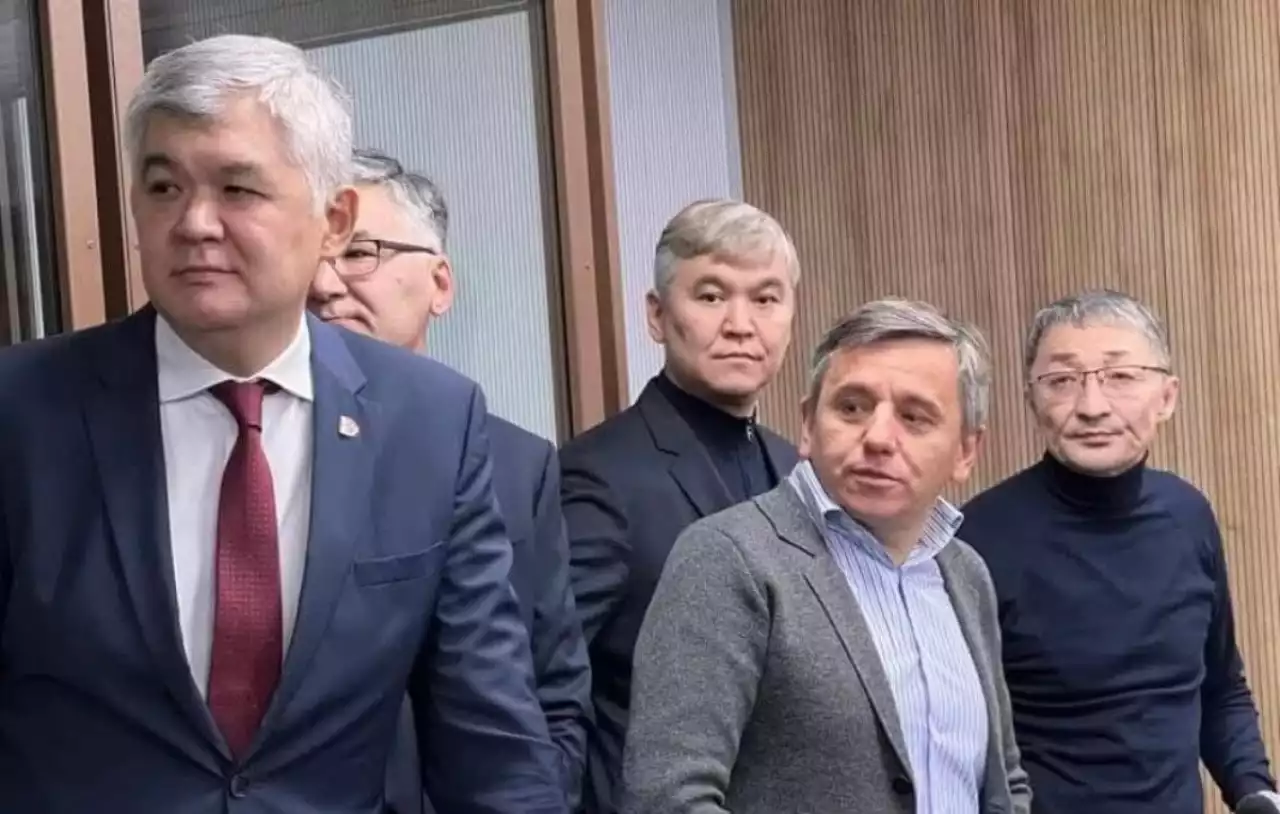 «Бір нәрсені қайталап келеміз»: Елжан Біртанов денсаулыққа арналған платформаның іске қосылмай тұрғанын айтып, сынға алды