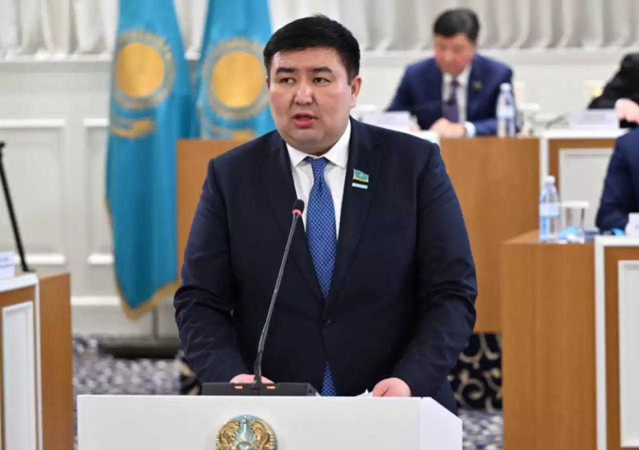 «Неке – ер мен әйел одағы»: Конституцияда отбасы ұғымын күшейту ұсынылды