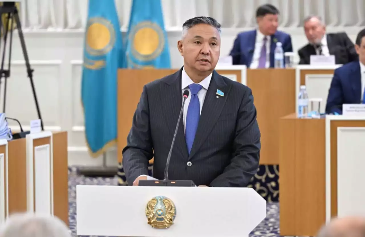 Азат Перуашев: реформа Қазақстан Конституциясының дәйекті эволюциясын жалғастыруда