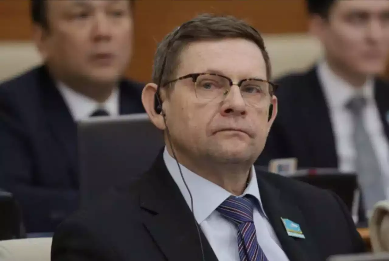 Сергей Пономарев: Конституцияда «Таза Қазақстанды» бекіту арқылы болашақ ұрпақ алдында жауапкершілік танытамыз