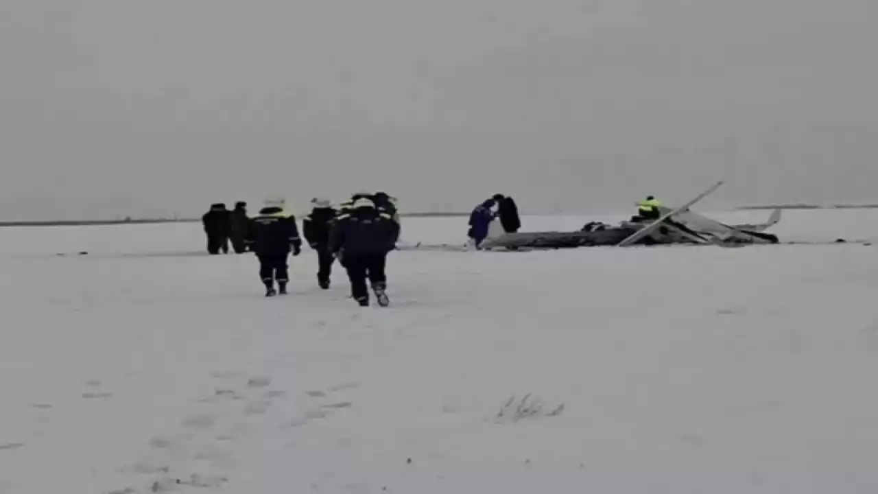 Қазақстан шекарасы маңында ұшақ апатқа ұшырады: үш адам қаза тапты